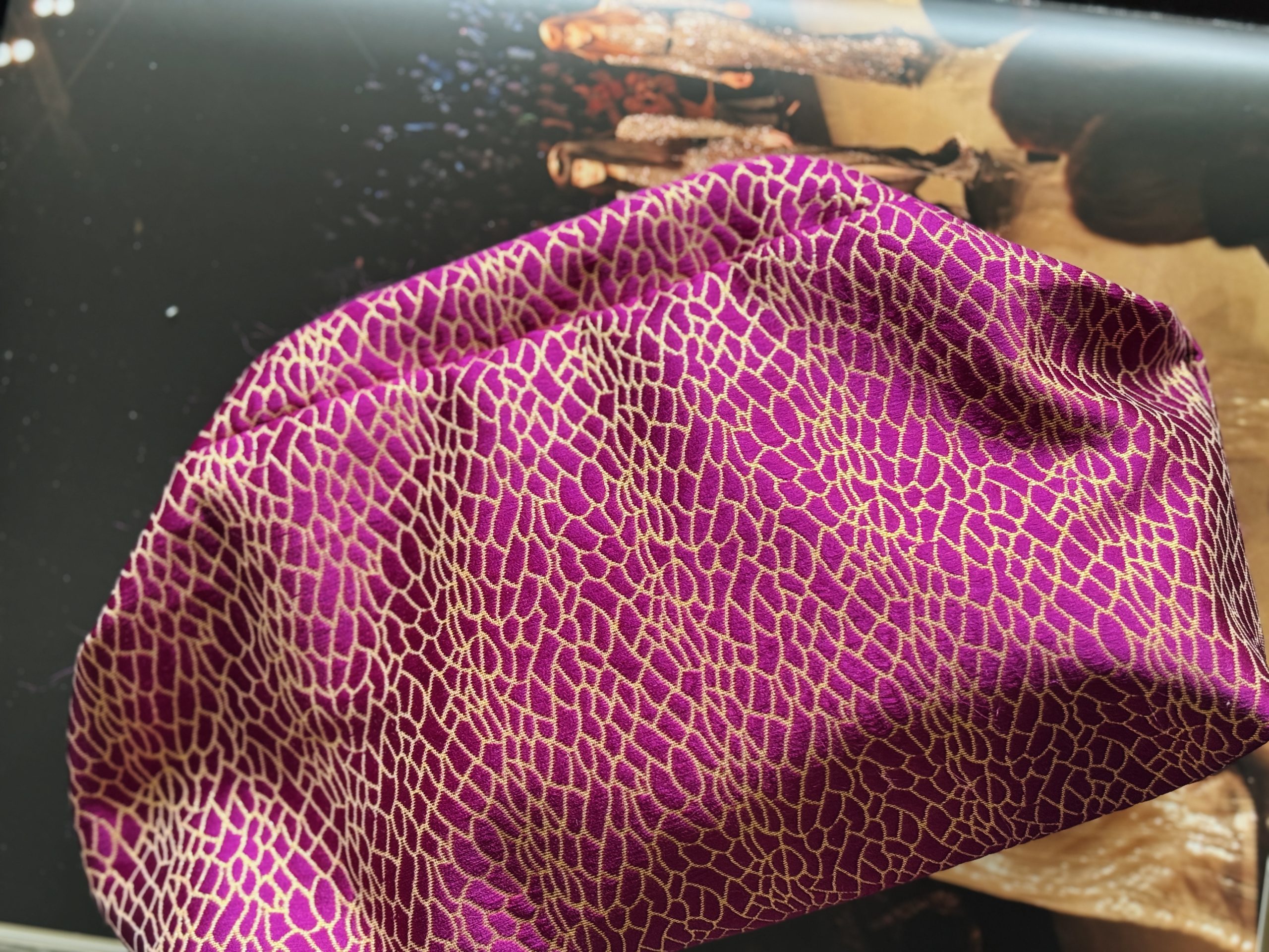 Cartera Fiesta Escama Fresa - Imagen 3